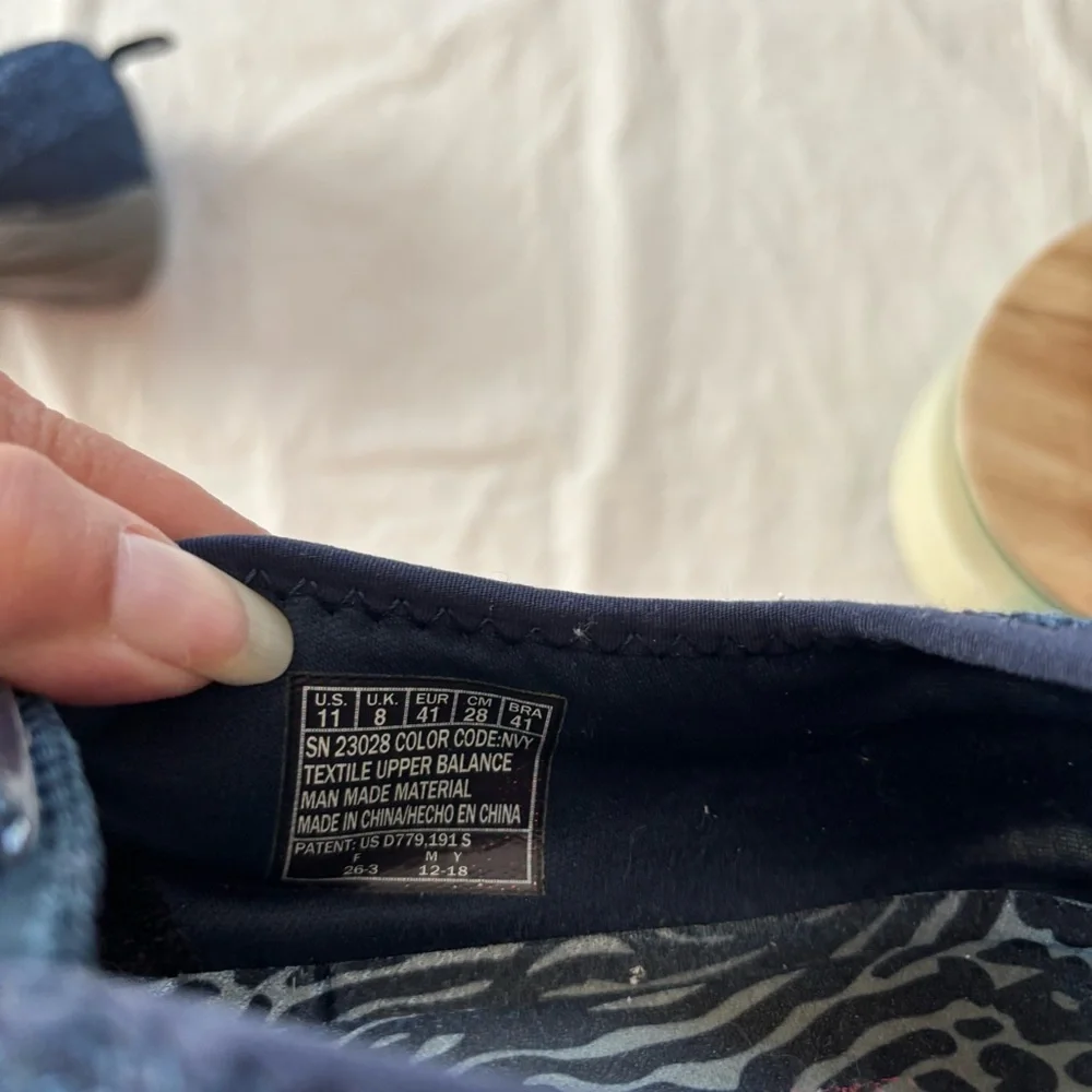 Skechers Slip-ins: Breathe-Easy - Knitty Waves navy blue SZ 11. Worn 2X Indoors